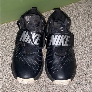 USED boys Nike basketball sneakers